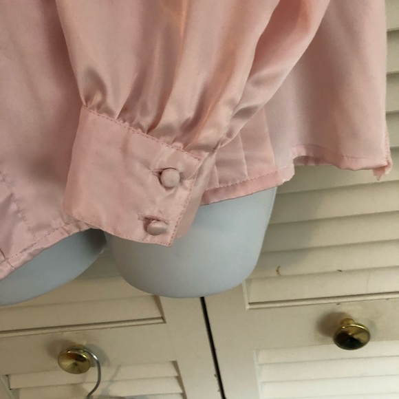 Gorgeous Worthington blouse. - Picture 3 of 5